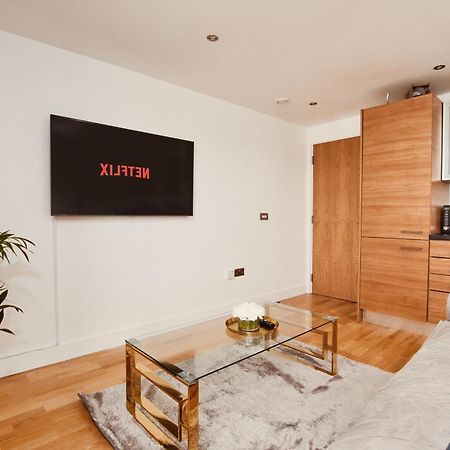 King Deluxe City Apt Large Balcony& Free Parking! 리즈 외부 사진