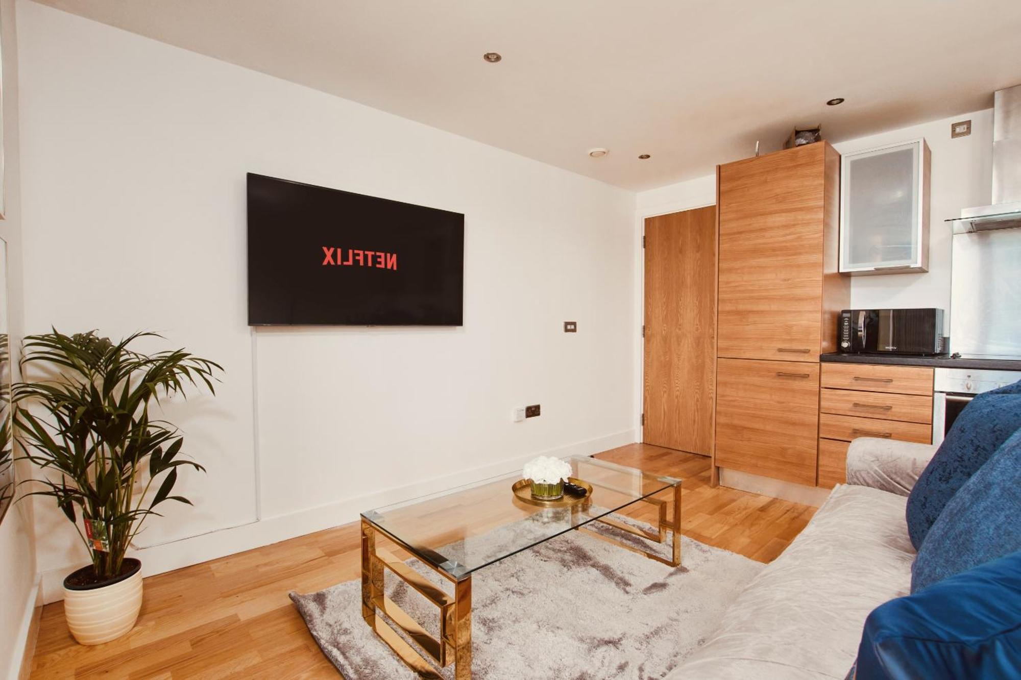 King Deluxe City Apt Large Balcony& Free Parking! 리즈 외부 사진