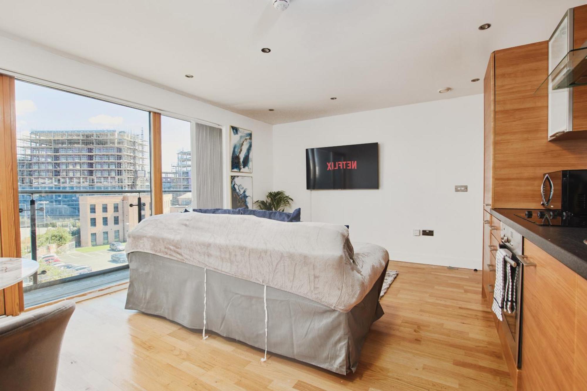 King Deluxe City Apt Large Balcony& Free Parking! 리즈 외부 사진