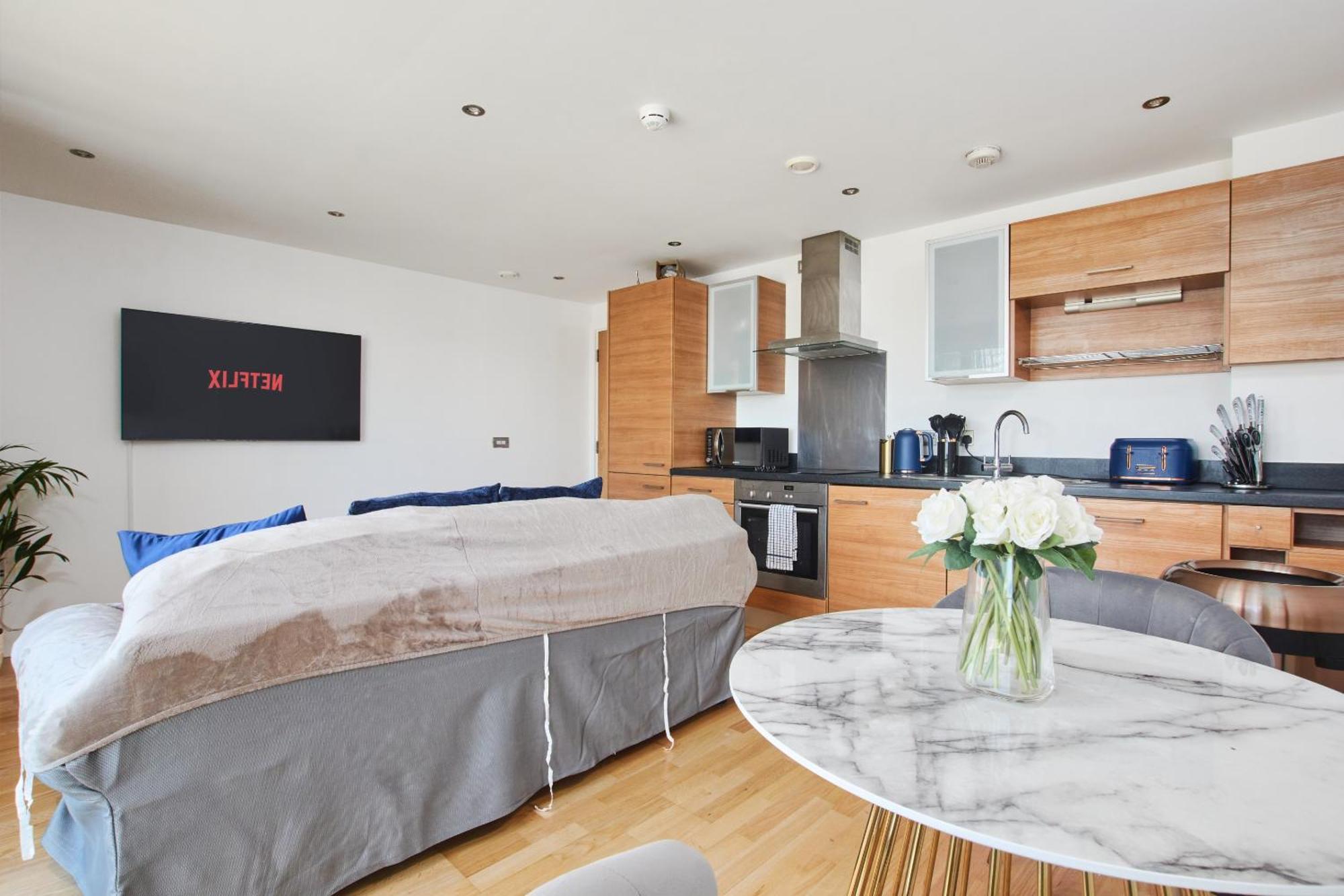 King Deluxe City Apt Large Balcony& Free Parking! 리즈 외부 사진