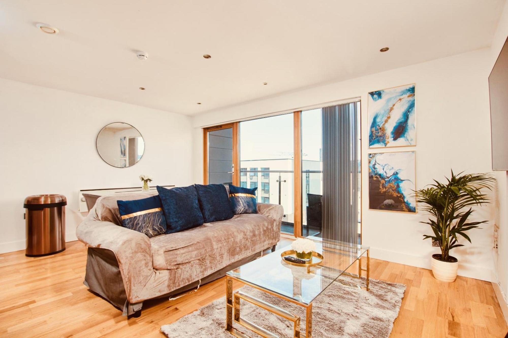King Deluxe City Apt Large Balcony& Free Parking! 리즈 외부 사진