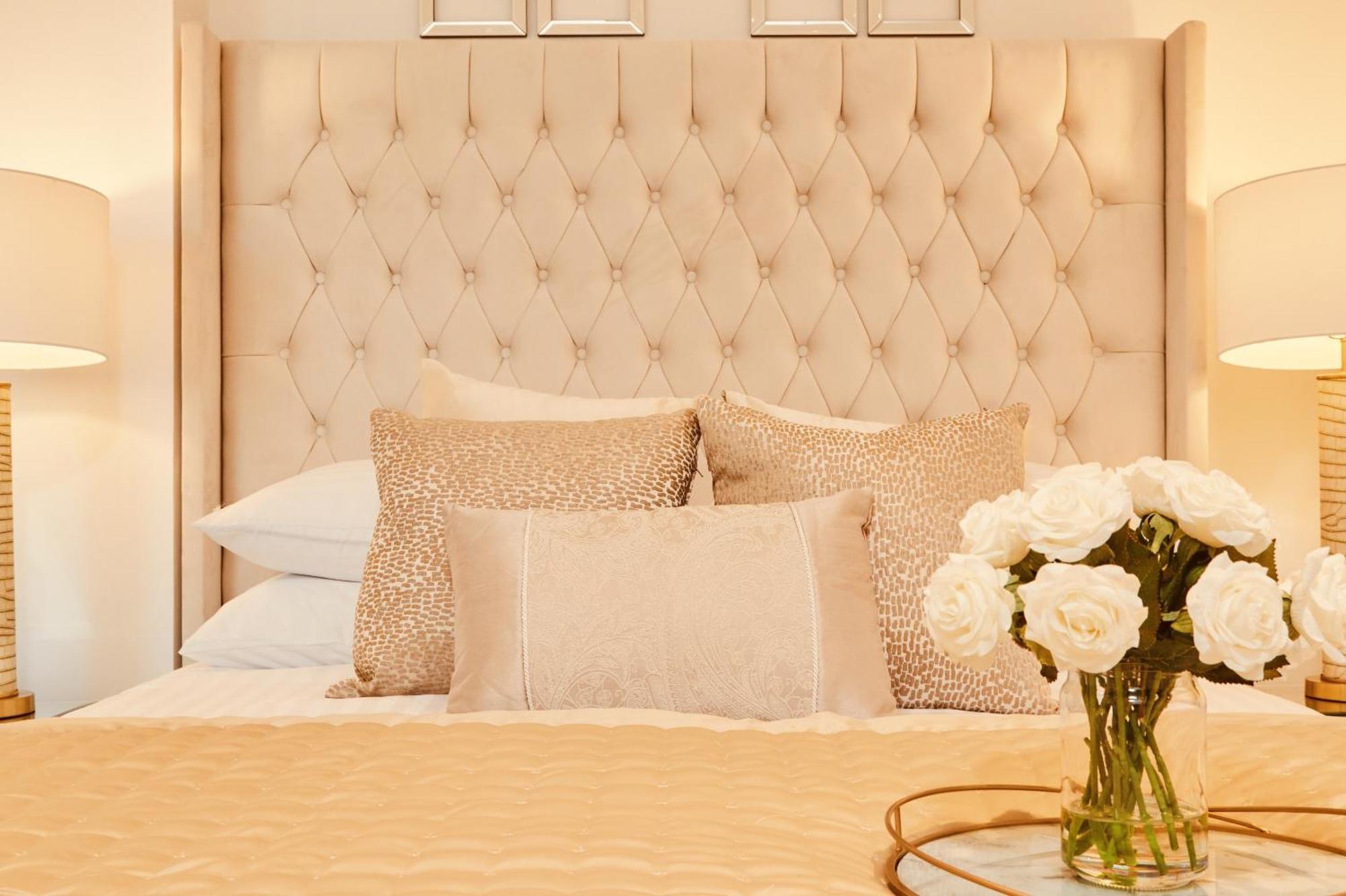 King Deluxe City Apt Large Balcony& Free Parking! 리즈 외부 사진