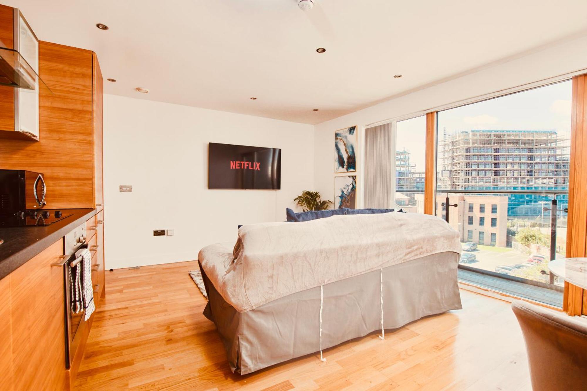 King Deluxe City Apt Large Balcony& Free Parking! 리즈 객실 사진